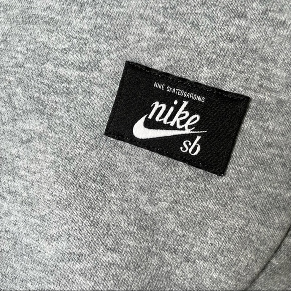 Nike SB skateboarding Top Icon GFX Heritage Crewneck grey sweater medium - Picture 5 of 8